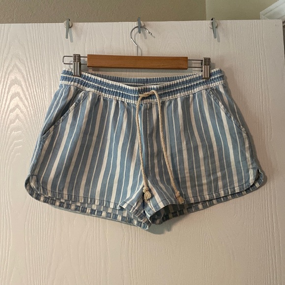 aerie Pants - Aerie Chambray Shorts Eyelet Blue Stripe Size Small Like New 2” inseam